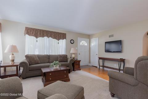 10 Mayflower Dr, Schenectady, NY 12306 photo 10