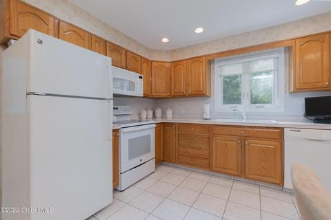 10 Mayflower Dr, Schenectady, NY 12306 photo 20