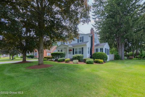 10 Mayflower Dr, Schenectady, NY 12306 photo 4