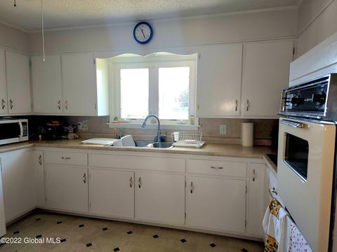 717 W Walnut St, Herkimer, NY 13350 photo 10