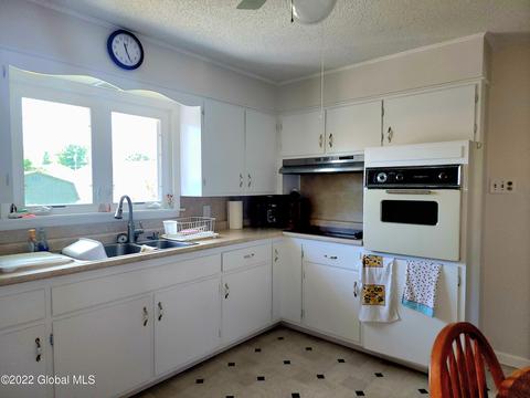 717 W Walnut St, Herkimer, NY 13350 photo 9