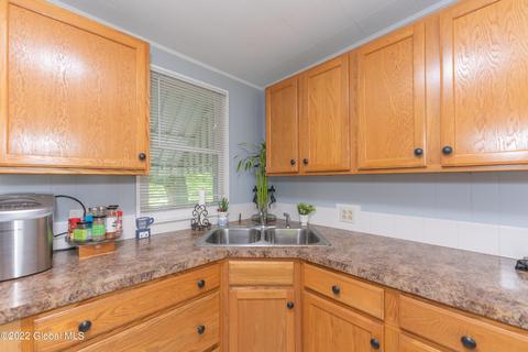 115 Willow Ave, Schenectady, NY 12304 photo 18