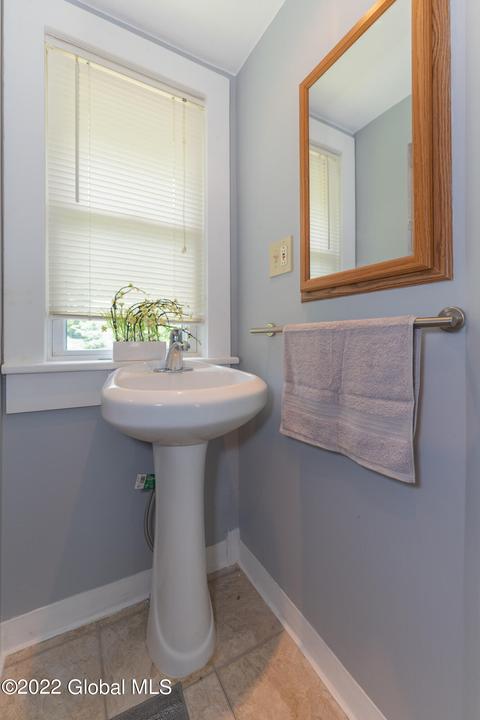 115 Willow Ave, Schenectady, NY 12304 photo 24