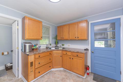 115 Willow Ave, Schenectady, NY 12304 photo 14
