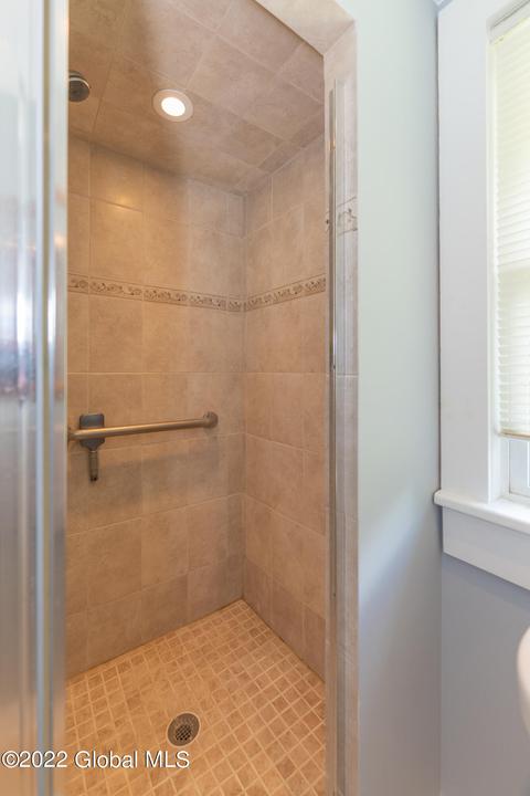 115 Willow Ave, Schenectady, NY 12304 photo 25