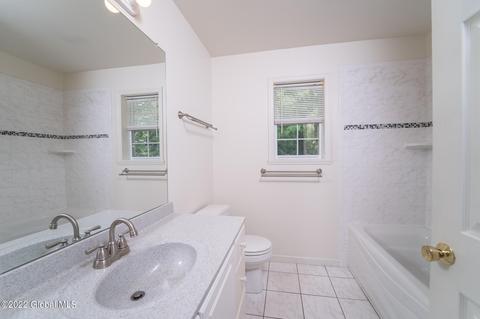 27 Manor Dr, Glenmont, NY 12077 photo 25