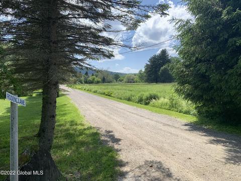 30 Roden Ln, New Lebanon, NY 12125