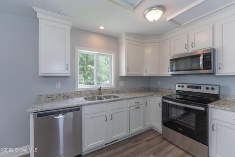 59 Shepard Ave, Schenectady, NY 12304 photo 14