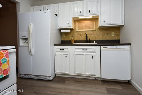 30 E Haystack Rd, Clifton Park, NY 12065 photo 5