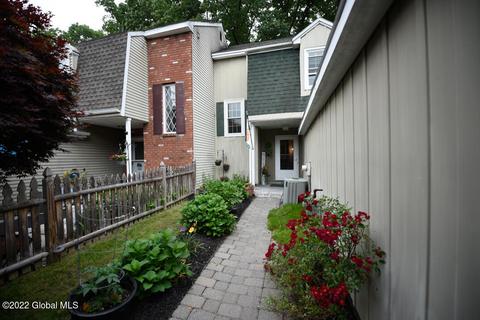 30 E Haystack Rd, Clifton Park, NY 12065 photo 2