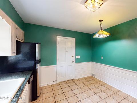 7 Salisbury Rd, Delmar, NY 12054 photo 9