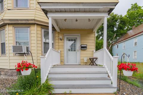 22 Eagle St, Schenectady, NY 12307 photo 2