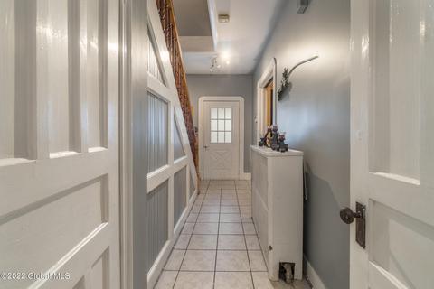22 Eagle St, Schenectady, NY 12307 photo 6
