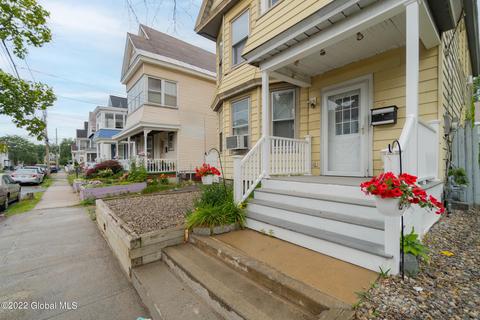 22 Eagle St, Schenectady, NY 12307 photo 3