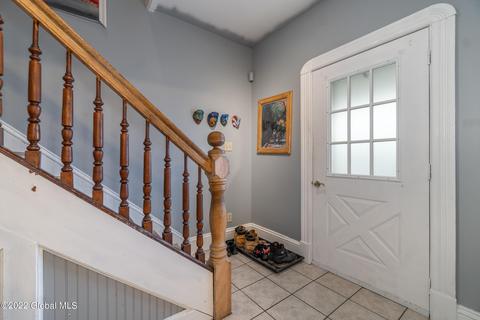 22 Eagle St, Schenectady, NY 12307 photo 5