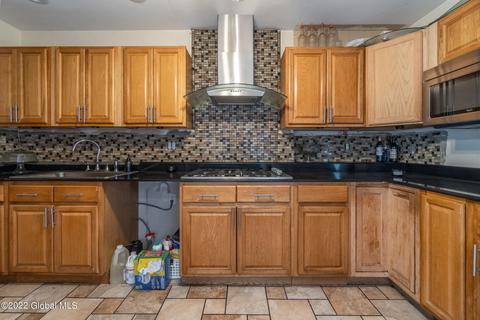 22 Eagle St, Schenectady, NY 12307 photo 13
