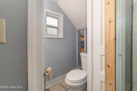 22 Eagle St, Schenectady, NY 12307 photo 8