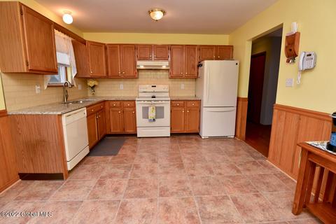 449 Chadwick Rd, Schenectady, NY 12304 photo 14