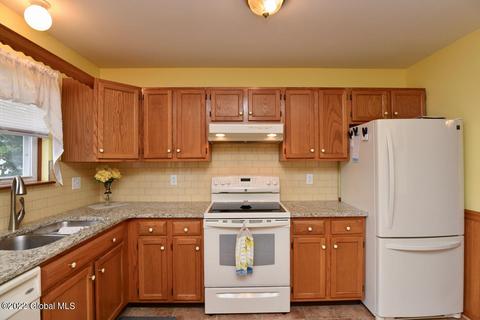 449 Chadwick Rd, Schenectady, NY 12304 photo 24