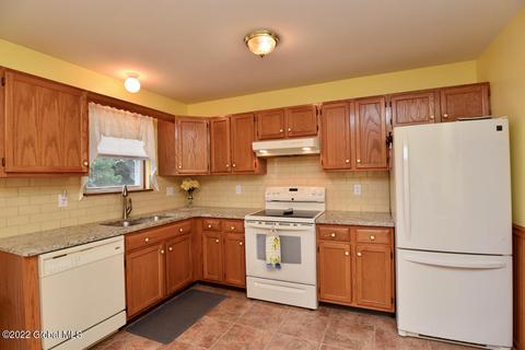 449 Chadwick Rd, Schenectady, NY 12304 photo 22