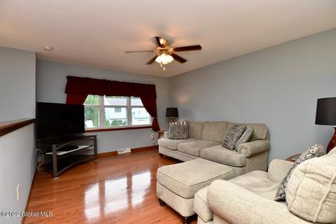 449 Chadwick Rd, Schenectady, NY 12304 photo 9