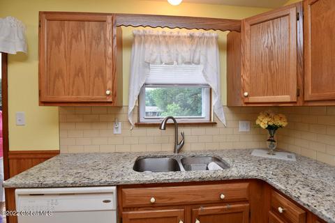 449 Chadwick Rd, Schenectady, NY 12304 photo 23