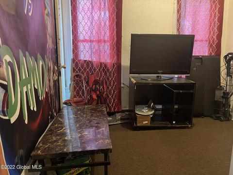 413 Victory Ave, Schenectady, NY 12307 photo 12