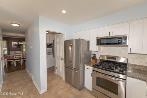 75 Henderson Rd, Glenmont, NY 12077 photo 6