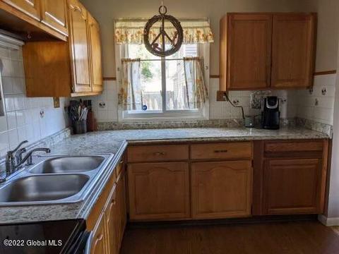 1101 Alheim Dr, Schenectady, NY 12303 photo 13