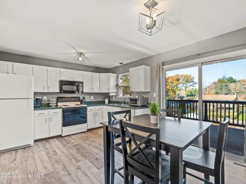 475 Chadwick Rd, Schenectady, NY 12304 photo 13