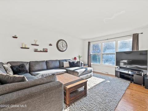 475 Chadwick Rd, Schenectady, NY 12304 photo 8