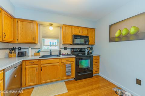 2424 3rd Ave, Schenectady, NY 12303 photo 5