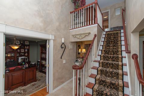 92 Cindy Crest Dr, Schenectady, NY 12306 photo 5