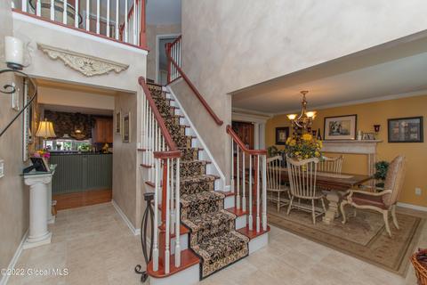 92 Cindy Crest Dr, Schenectady, NY 12306 photo 4