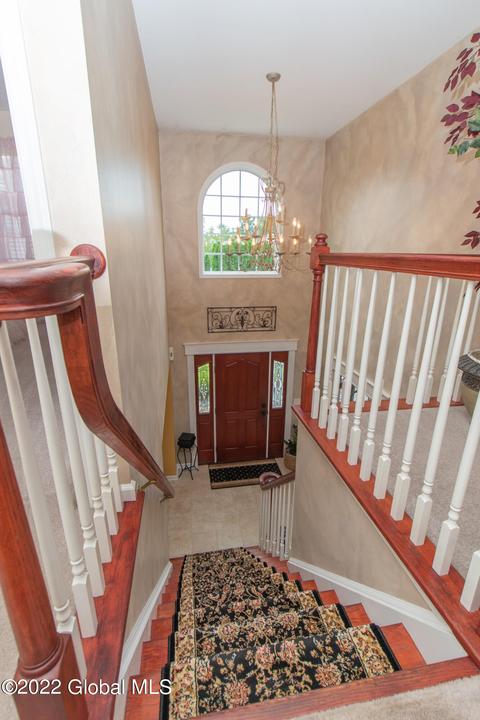 92 Cindy Crest Dr, Schenectady, NY 12306 photo 3