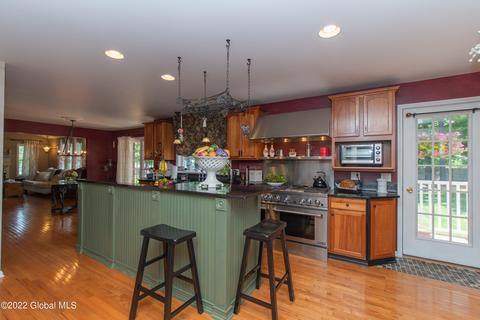 92 Cindy Crest Dr, Schenectady, NY 12306 photo 8