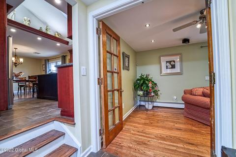 2 Stutz Ave, Latham, NY 12110 photo 4