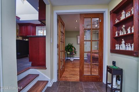 2 Stutz Ave, Latham, NY 12110 photo 6