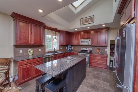 2 Stutz Ave, Latham, NY 12110 photo 10
