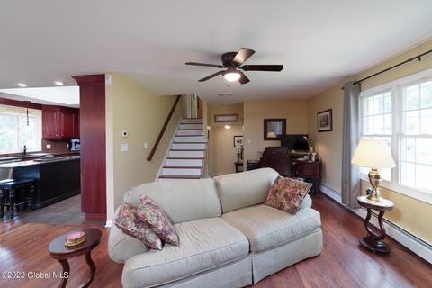 2 Stutz Ave, Latham, NY 12110 photo 18