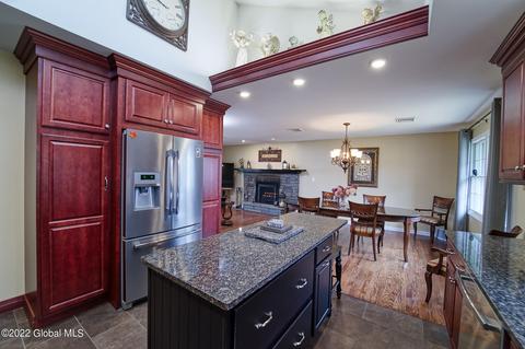 2 Stutz Ave, Latham, NY 12110 photo 8