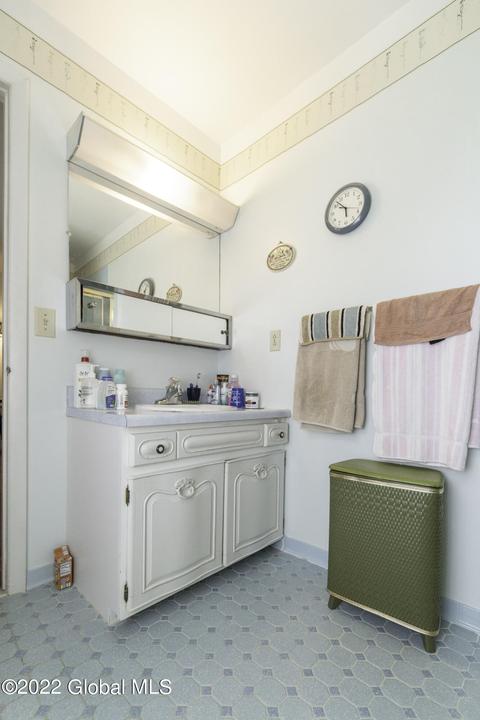 147 Hague Blvd #B, Glenmont, NY 12077 photo 41