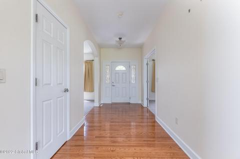 52 Sheldon Dr, Halfmoon, NY 12118 photo 3