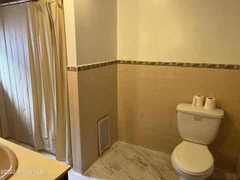1826 Becker St, Schenectady, NY 12304 photo 31