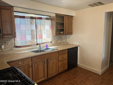 1826 Becker St, Schenectady, NY 12304 photo 21