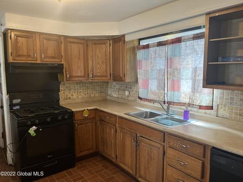 1826 Becker St, Schenectady, NY 12304 photo 23