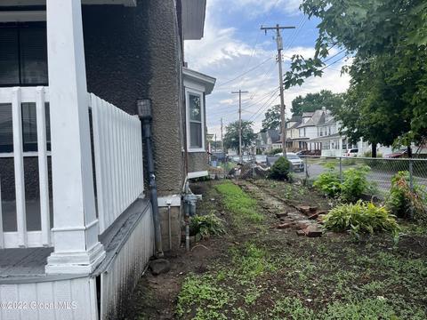 1826 Becker St, Schenectady, NY 12304 photo 52