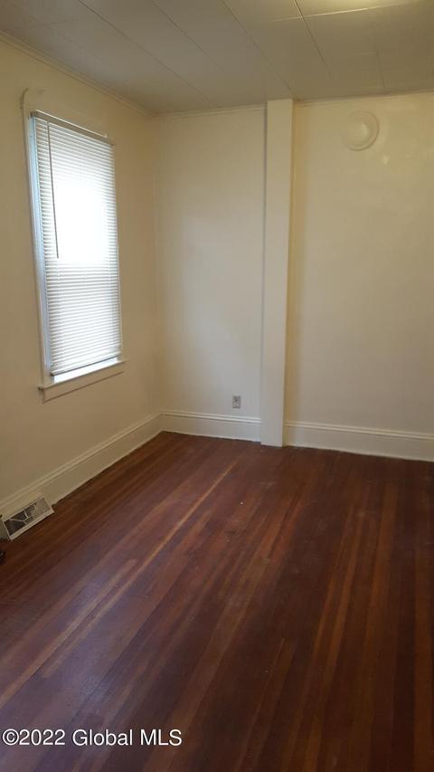 528 Lang St, Schenectady, NY 12308 photo 4