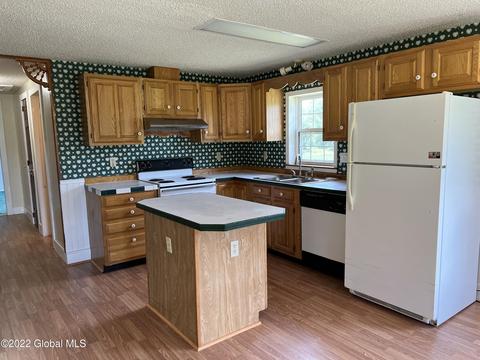 569 E Lake Rd, Argyle, NY 12809 photo 4