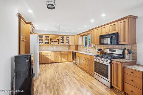 140 Easterly St, Johnstown, NY 12078 photo 12